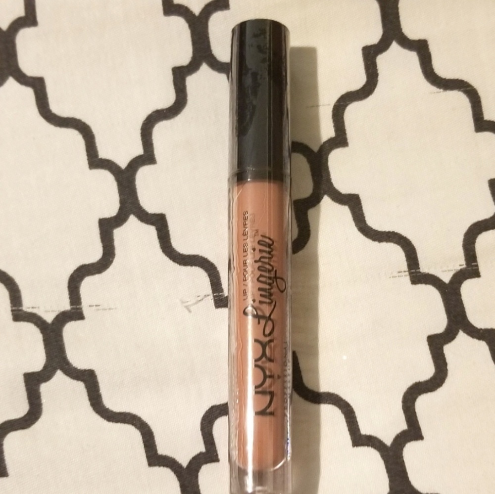 NYX Lingerie Liquid Lipstick "Push-Up"